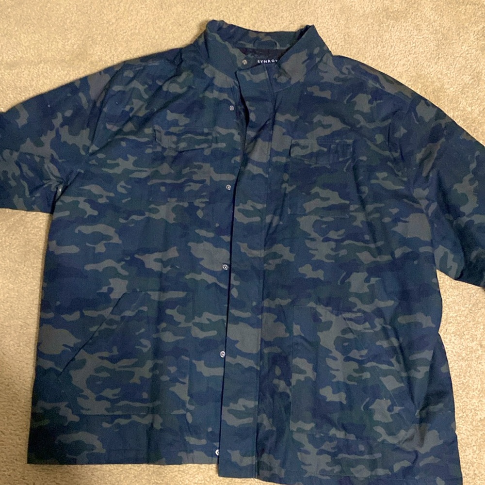 Men coat, never been worn, smoke free home.